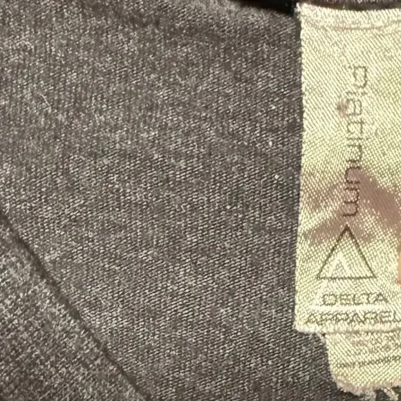 Platinum Delta Apparel Graphic T-Shirt V-Neck Mens Size Large Gray - Picture 4 of 7